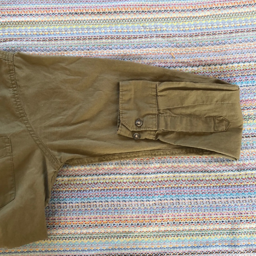 Green button down - Picture 3 of 4